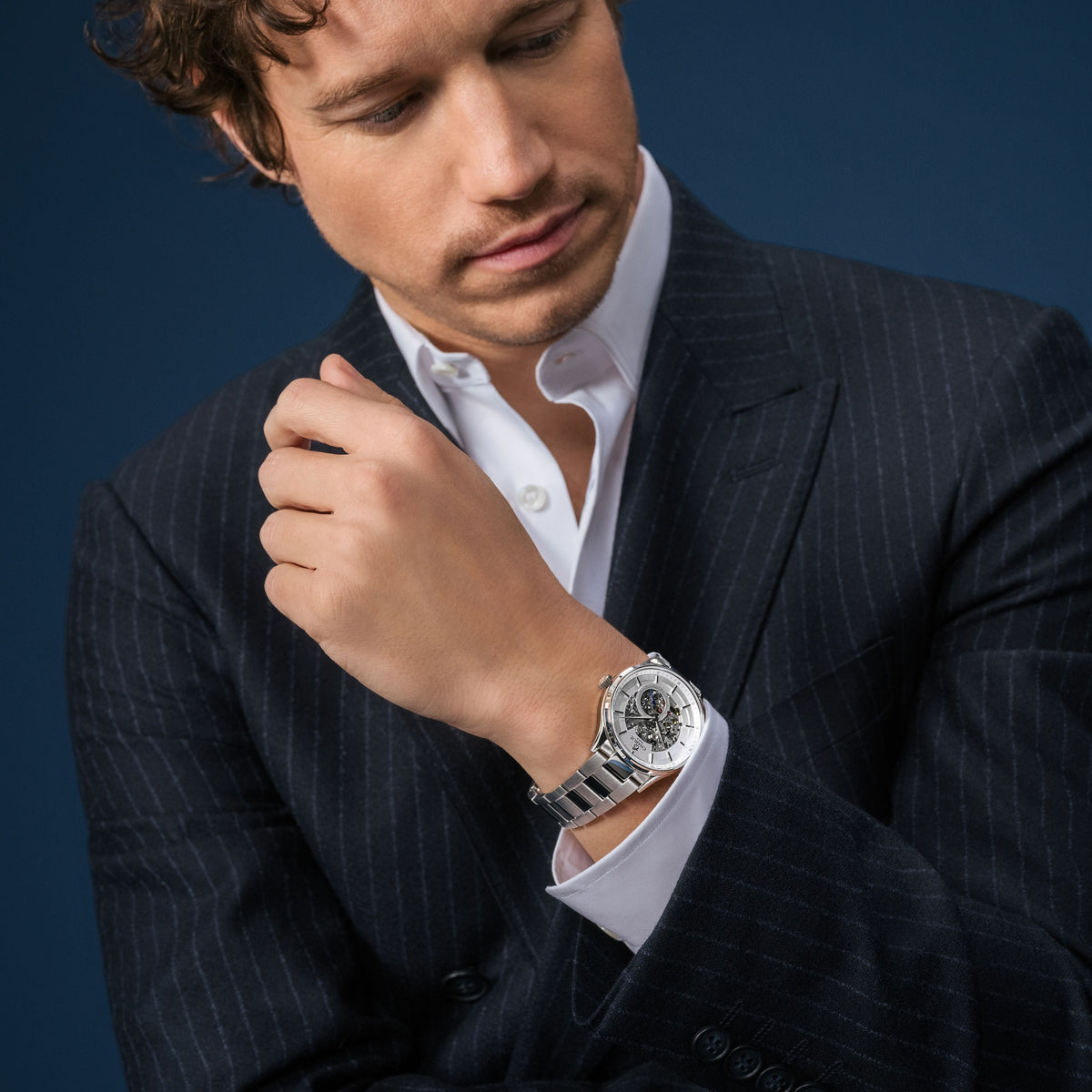 Quelle montre porter avec un costume ?
